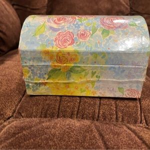 New sealed Jewelry box with 12 notecards